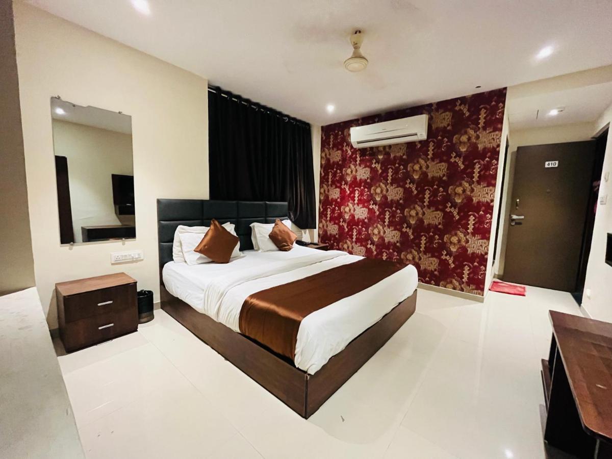 Hotel Nova Vesu Surat Luaran gambar