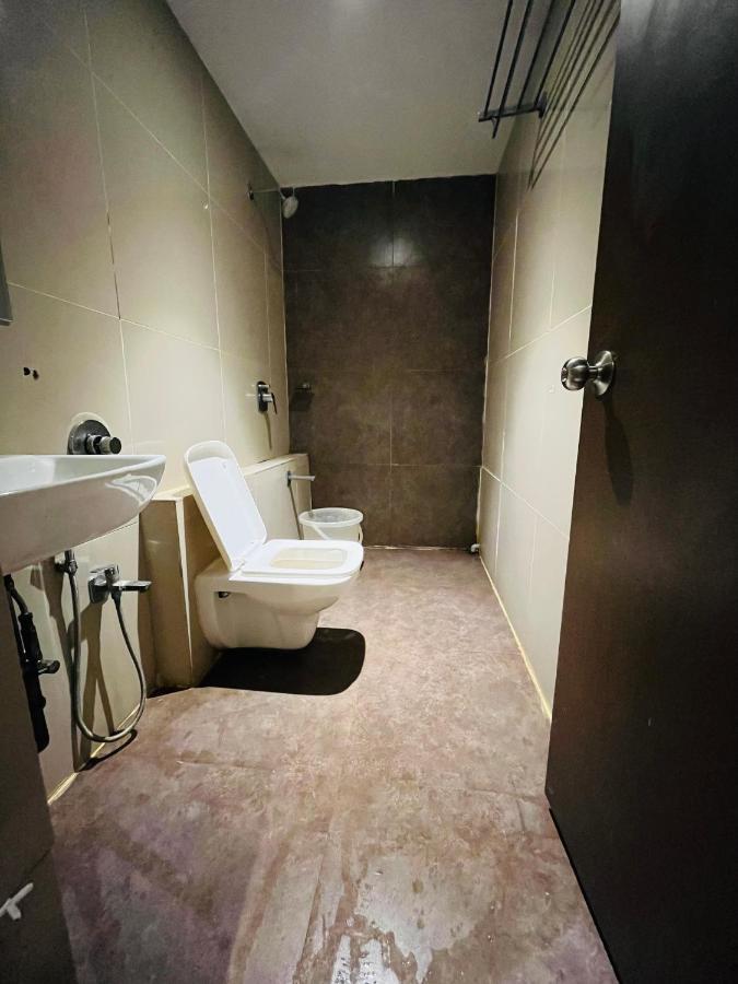 Hotel Nova Vesu Surat Luaran gambar